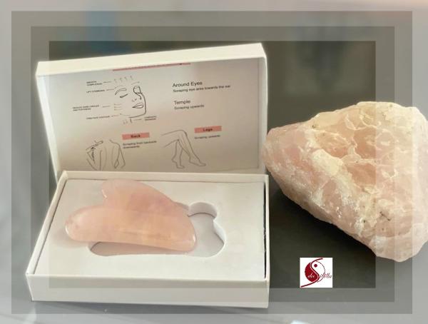 Gua Sha Massagestein Rosenquarz – Selbstliebe & Harmonie